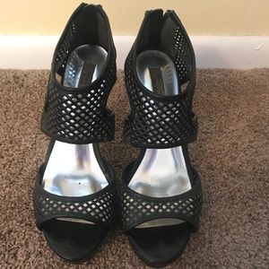 Simply Vera Wang platform heels